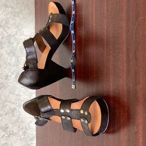 Reba black sandals